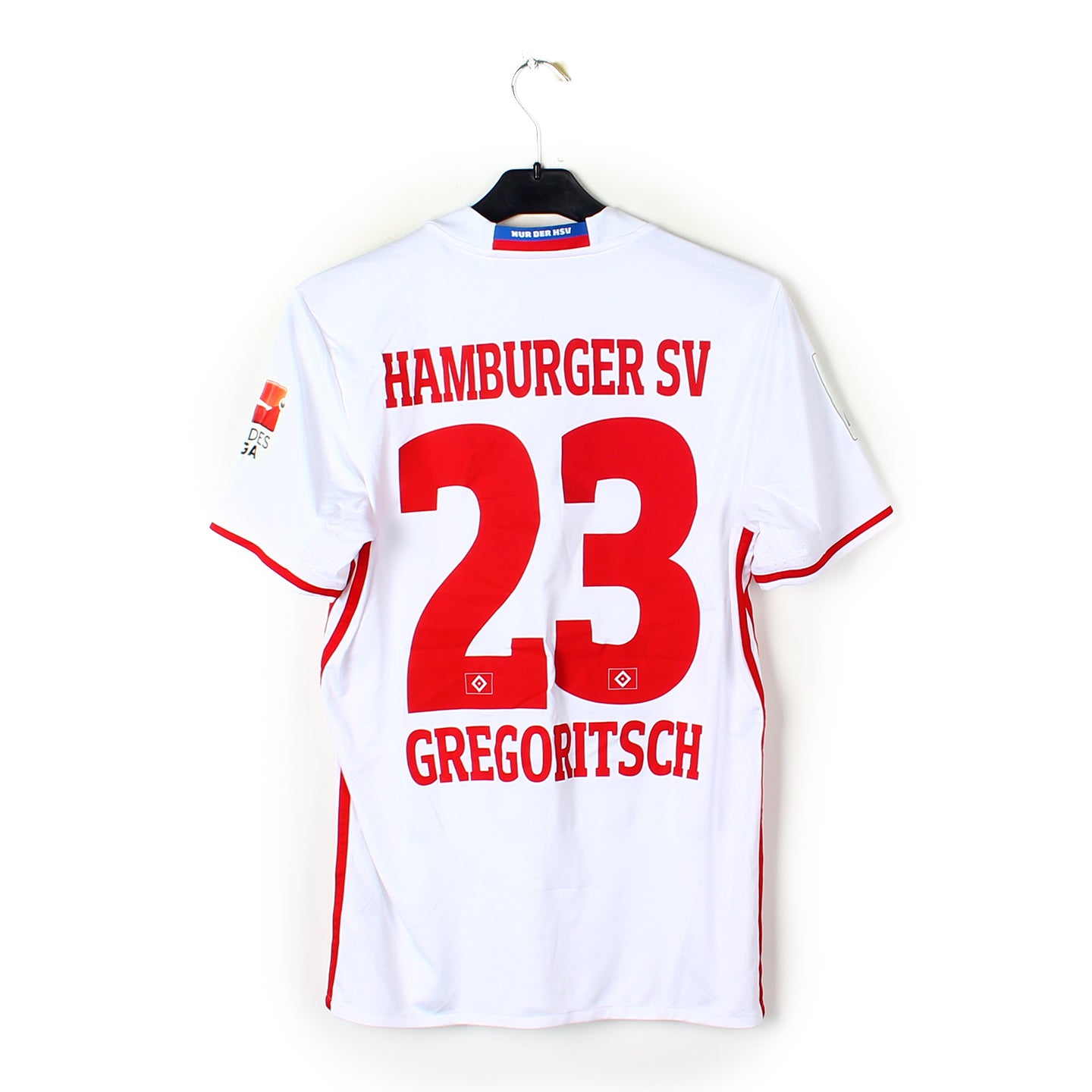 Les supporters de Hambourg s'arrachent ce maillot Les supporters de Hambourg s'arrachent ce maillot