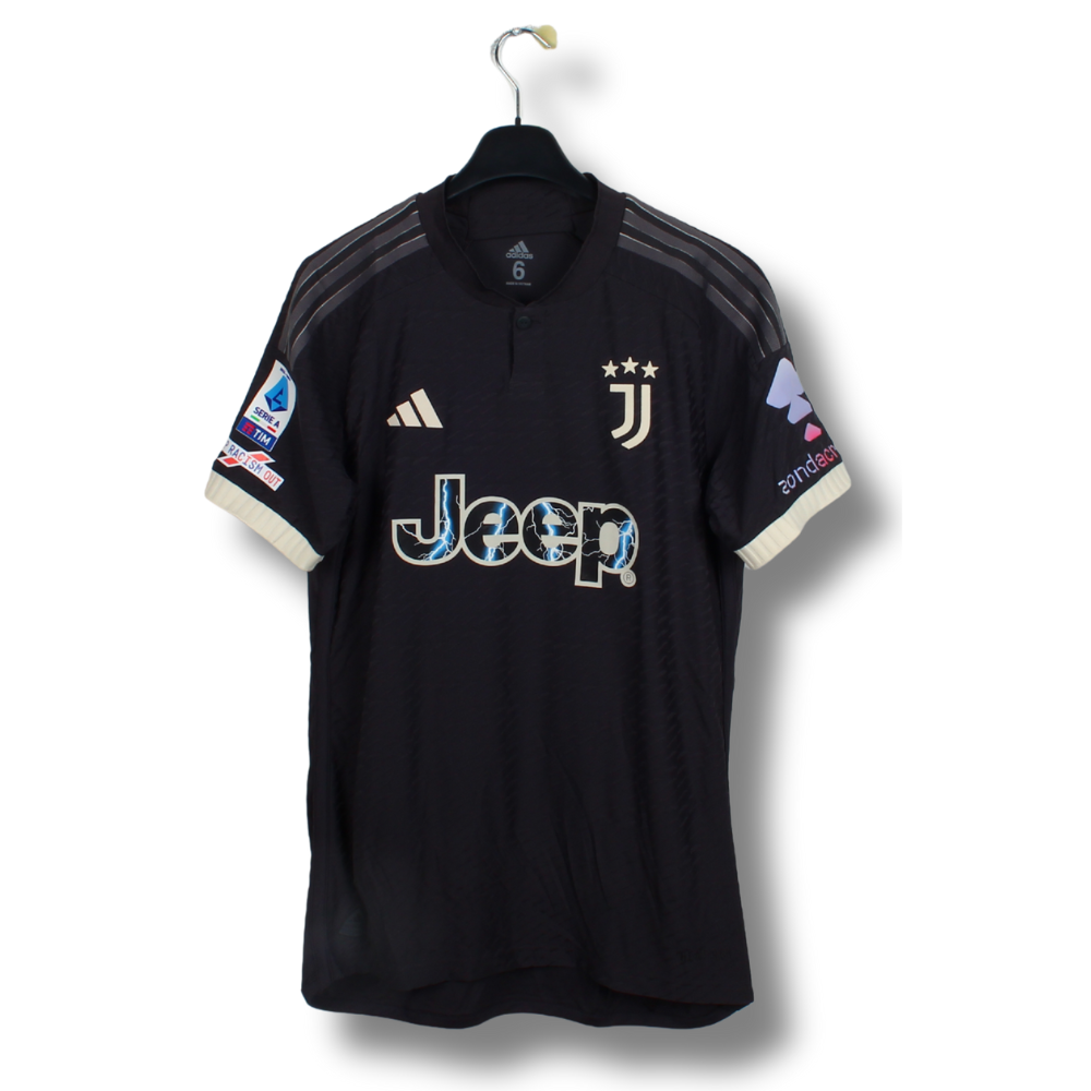 2023/24 - Juventus - Weah #22 (M) [MATCHWORN] *coffret*