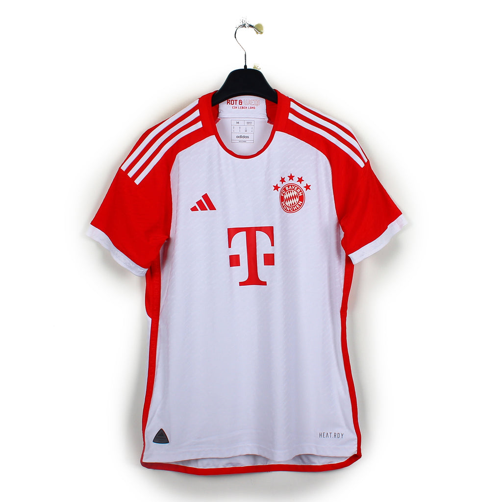 2023/24 - Bayern Munich (M) [pro]