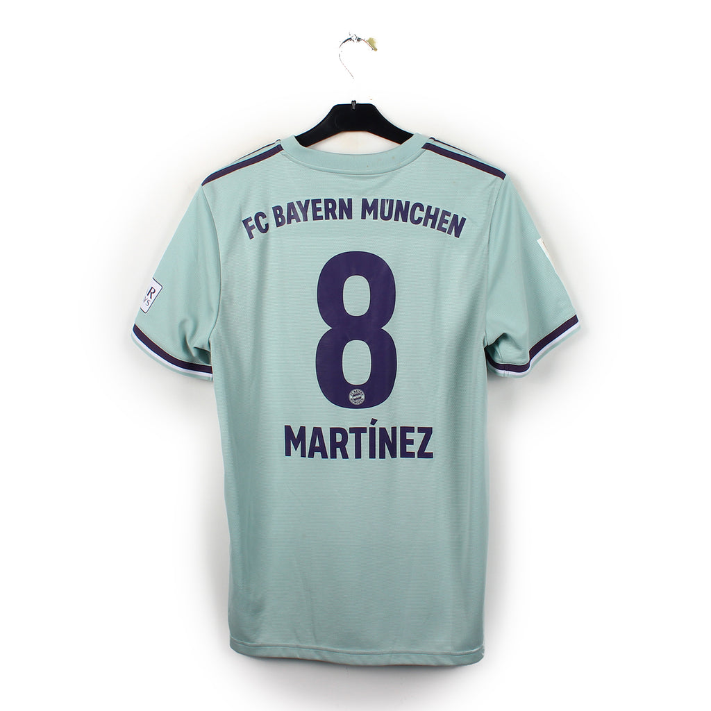 2018/19 - Bayern Munich - Martinez #8 (L)