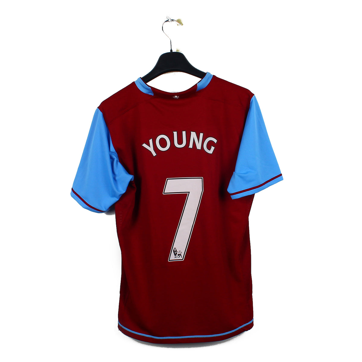 2008/09 - Aston Villa - Young #7 (M)