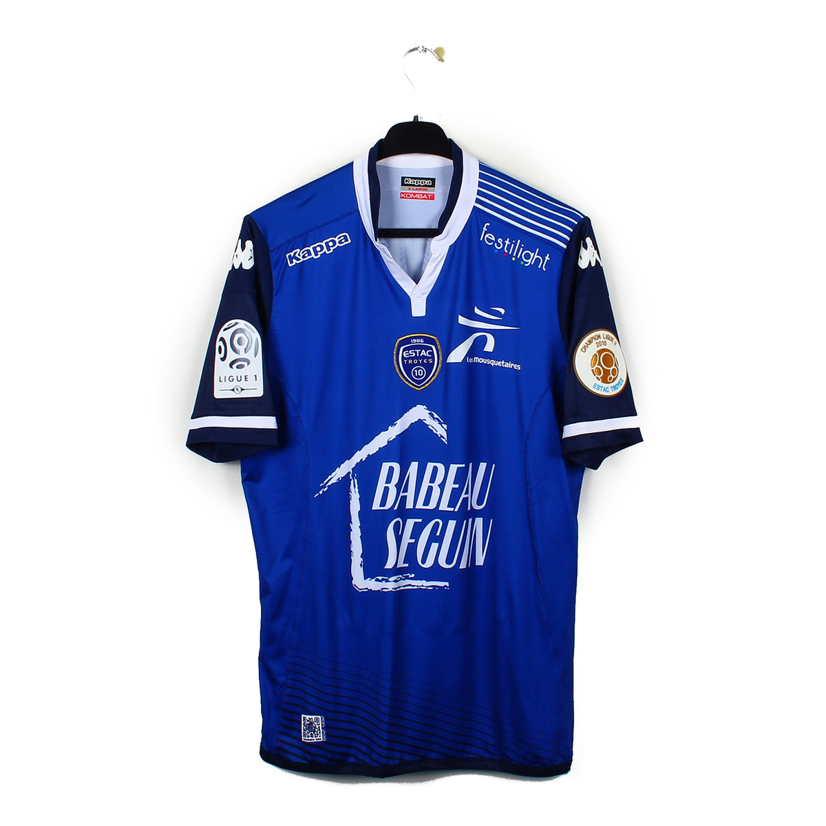 Sortie du troisième maillot de l'ESTAC Troyes 24-25 - Footy Headlines FR Sortie du troisième maillot de l'ESTAC Troyes 24-25 - Footy Headlines FR