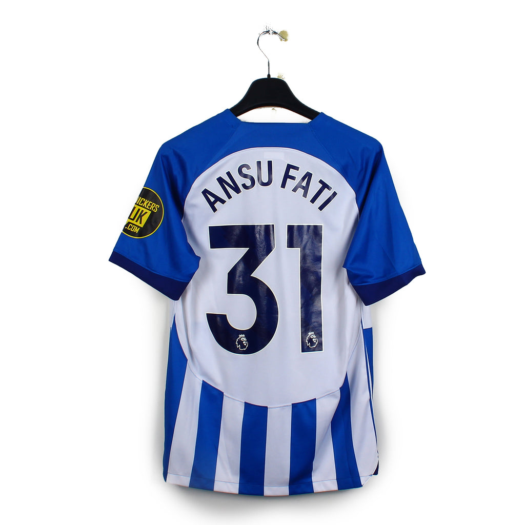 Sortie du maillot domicile de Brighton 24-25 - Footy Headlines FR