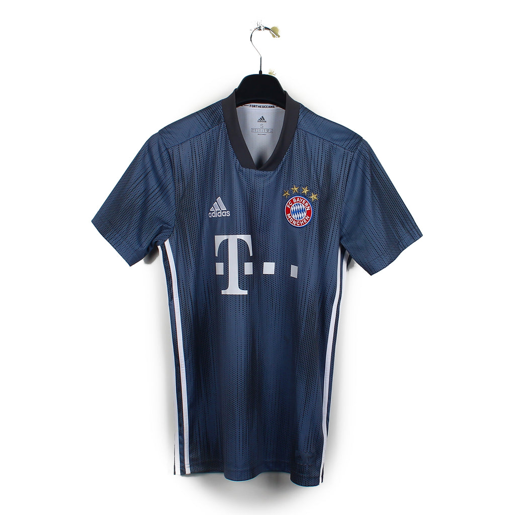 2018/19 - Bayern Munich - James #11 (S)