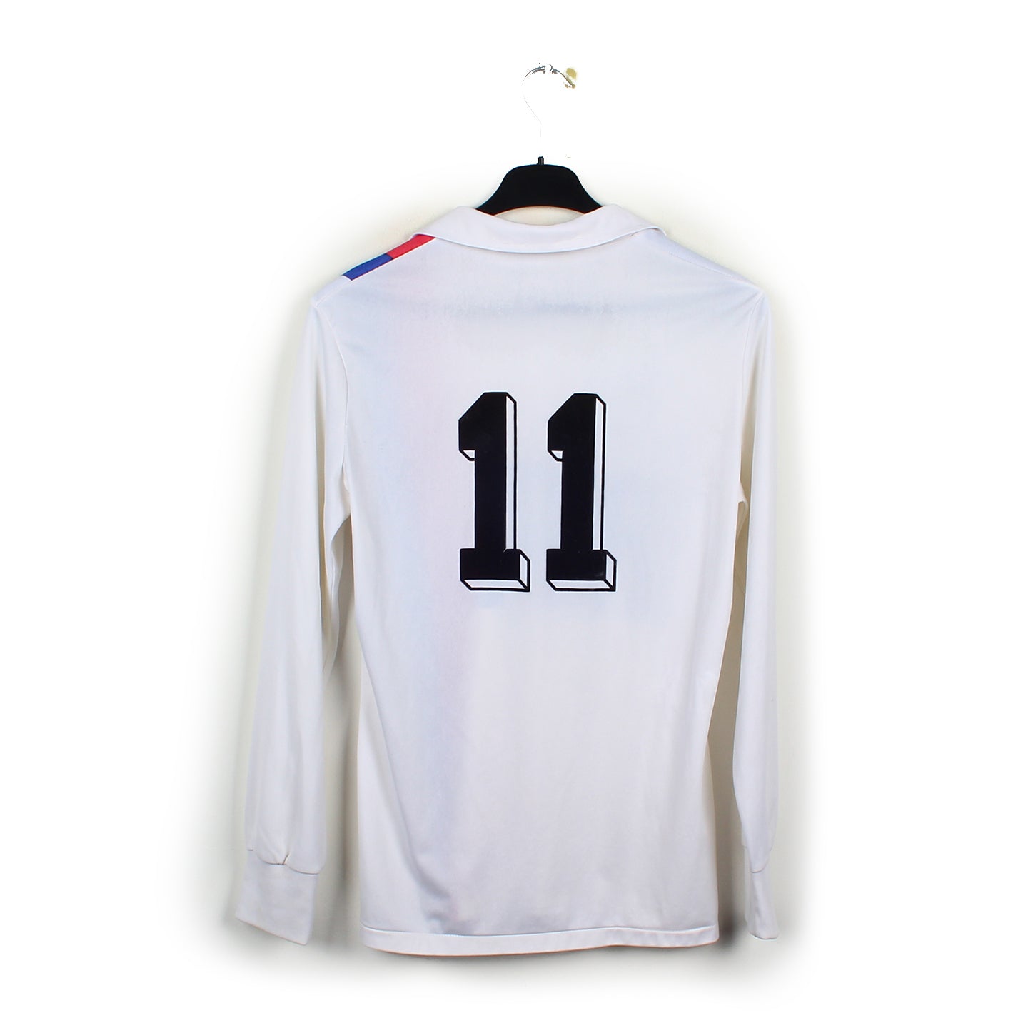 84 - 2 Pin's MAILLOT VINTAGE DU FOOTBALL CLUB PSG - PARIS SAINT GERMAIN 84 - 2 Pin's MAILLOT VINTAGE DU FOOTBALL CLUB PSG - PARIS SAINT GERMAIN