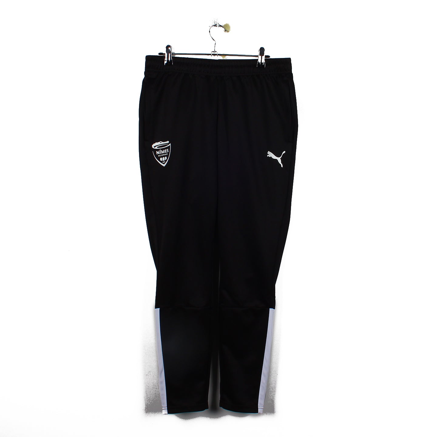 Nîmes Olympique Home Maillot de foot 1996 - 1997. Sponsored by Cacharel Nîmes Olympique Home Maillot de foot 1996 - 1997. Sponsored by Cacharel