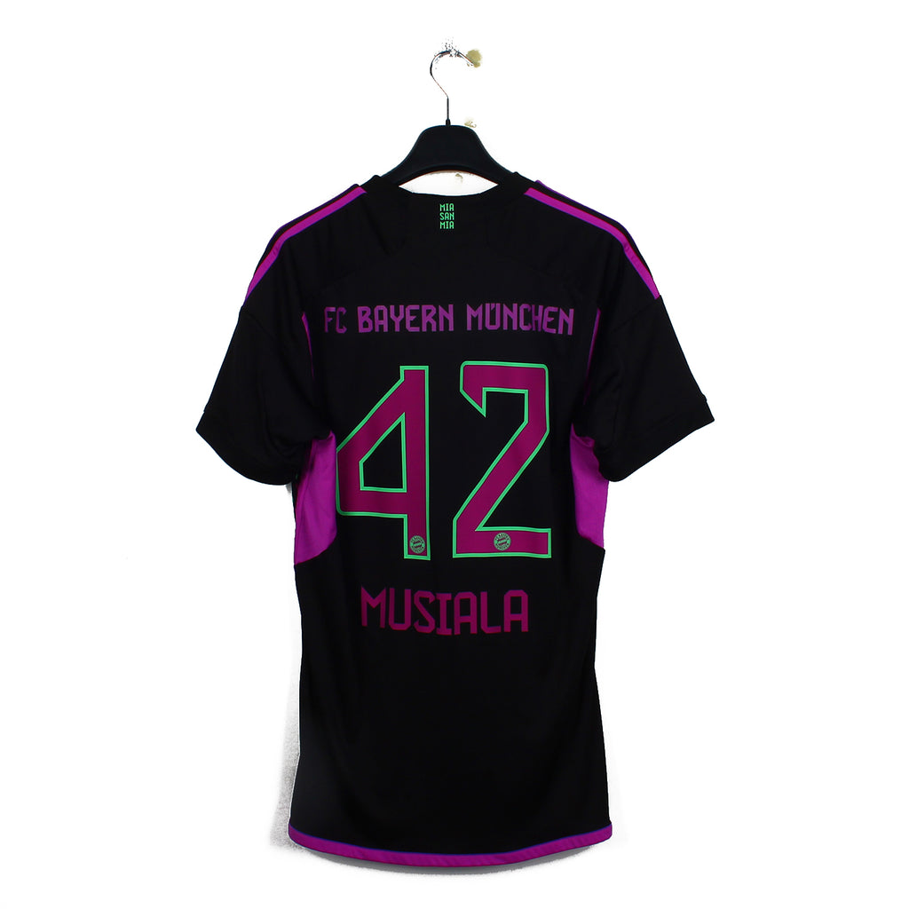 2023/24 - Bayern Munich - Musiala #42 (L)