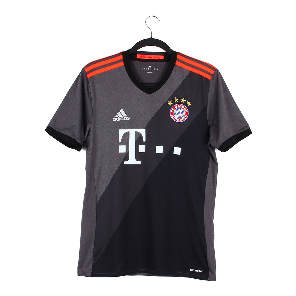 2016/17 - Bayern Munich (L)